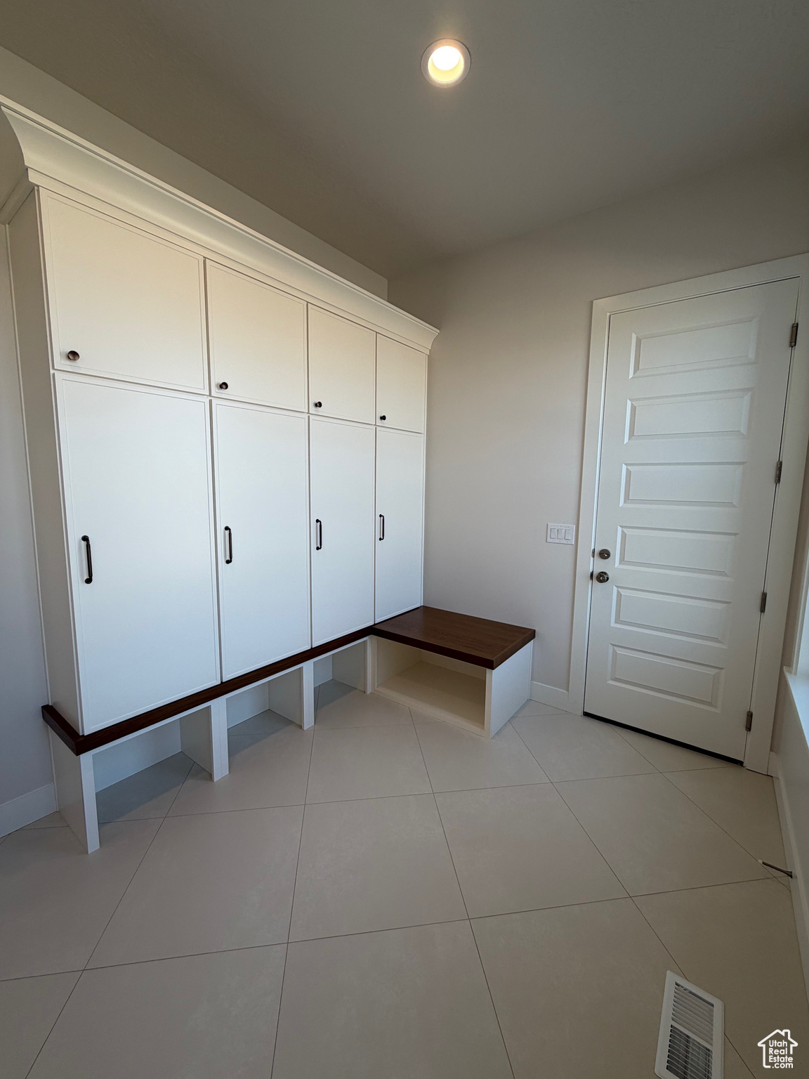 BEACON POINTE - Residential