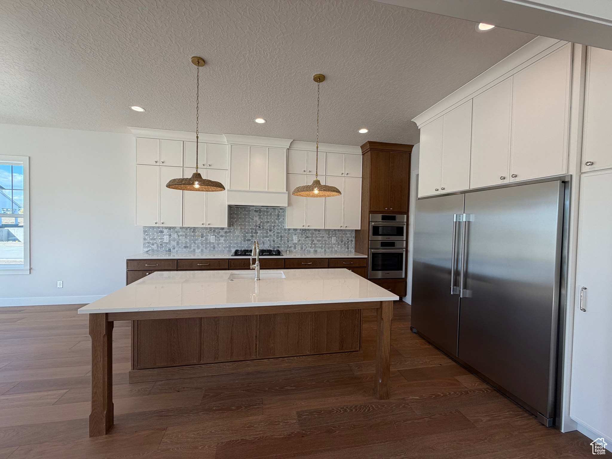 BEACON POINTE - Residential