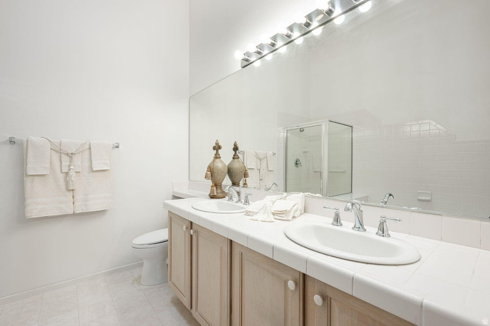 RIVER COVE TH 1 - Residential