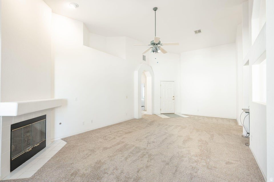 RIVER COVE TH 1 - Residential