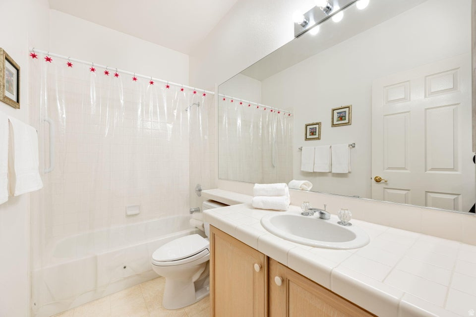 RIVER COVE TH 1 - Residential