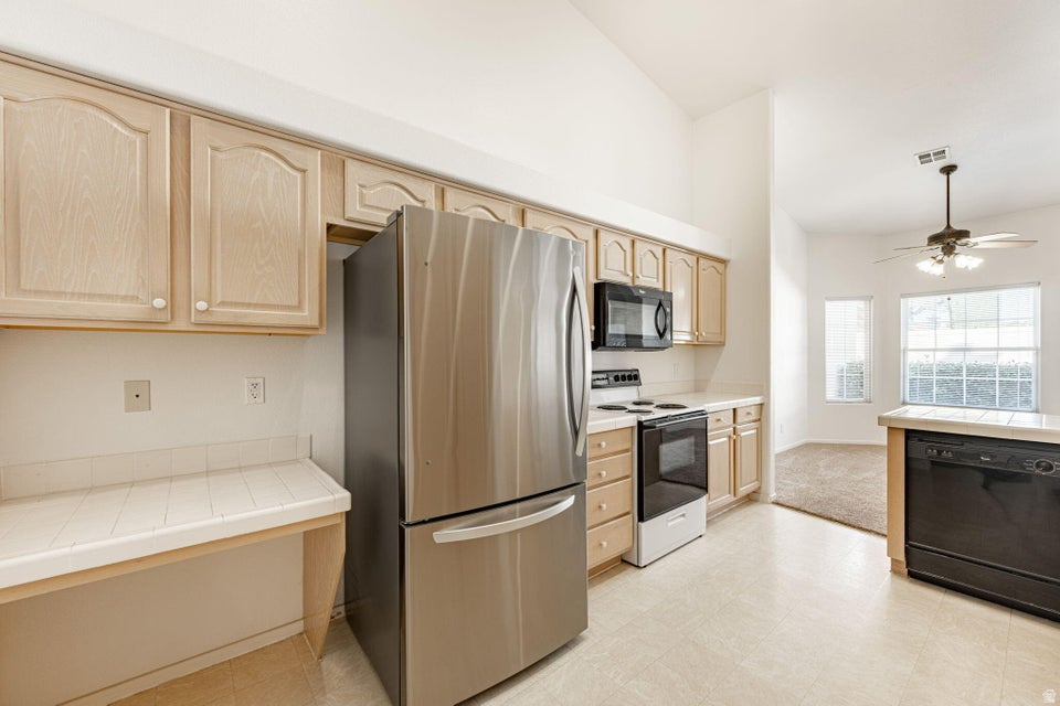 RIVER COVE TH 1 - Residential