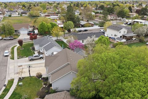 Tiny photo for 4750 S DUTCH APPLE CV W, Taylorsville, UT 84129 (MLS # 2147575)