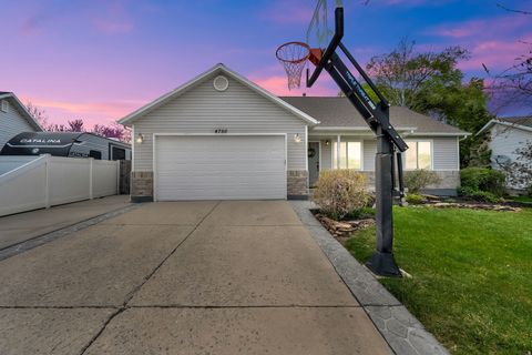 Tiny photo for 4750 S DUTCH APPLE CV W, Taylorsville, UT 84129 (MLS # 2147575)