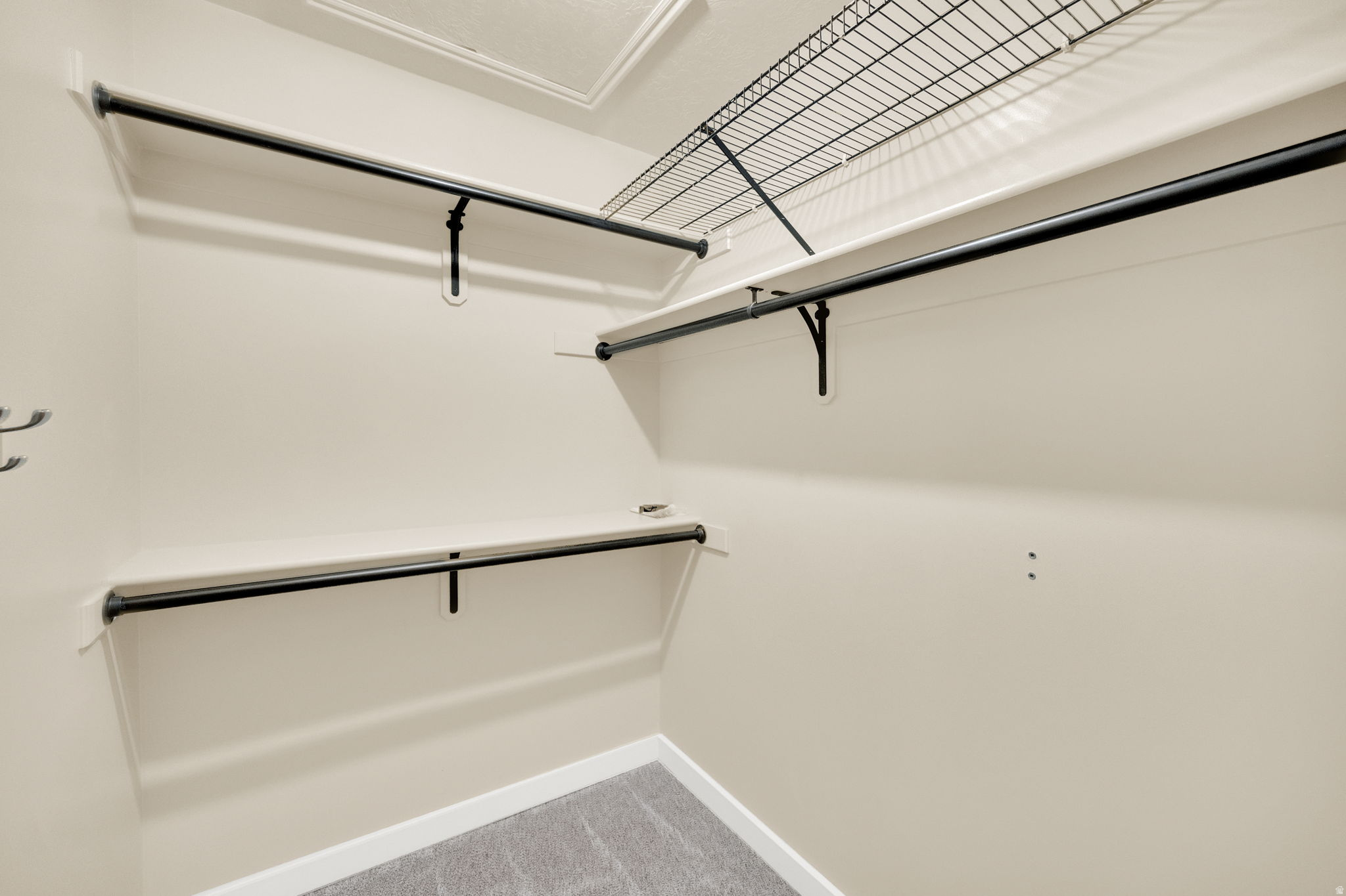 APPLE HOLLOW - Residential