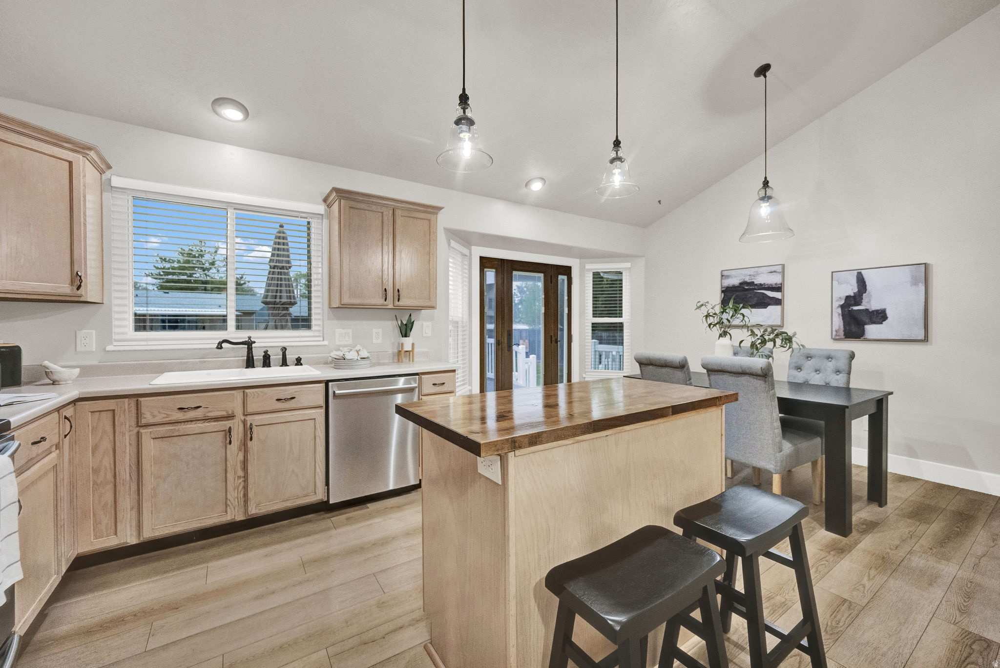 APPLE HOLLOW - Residential