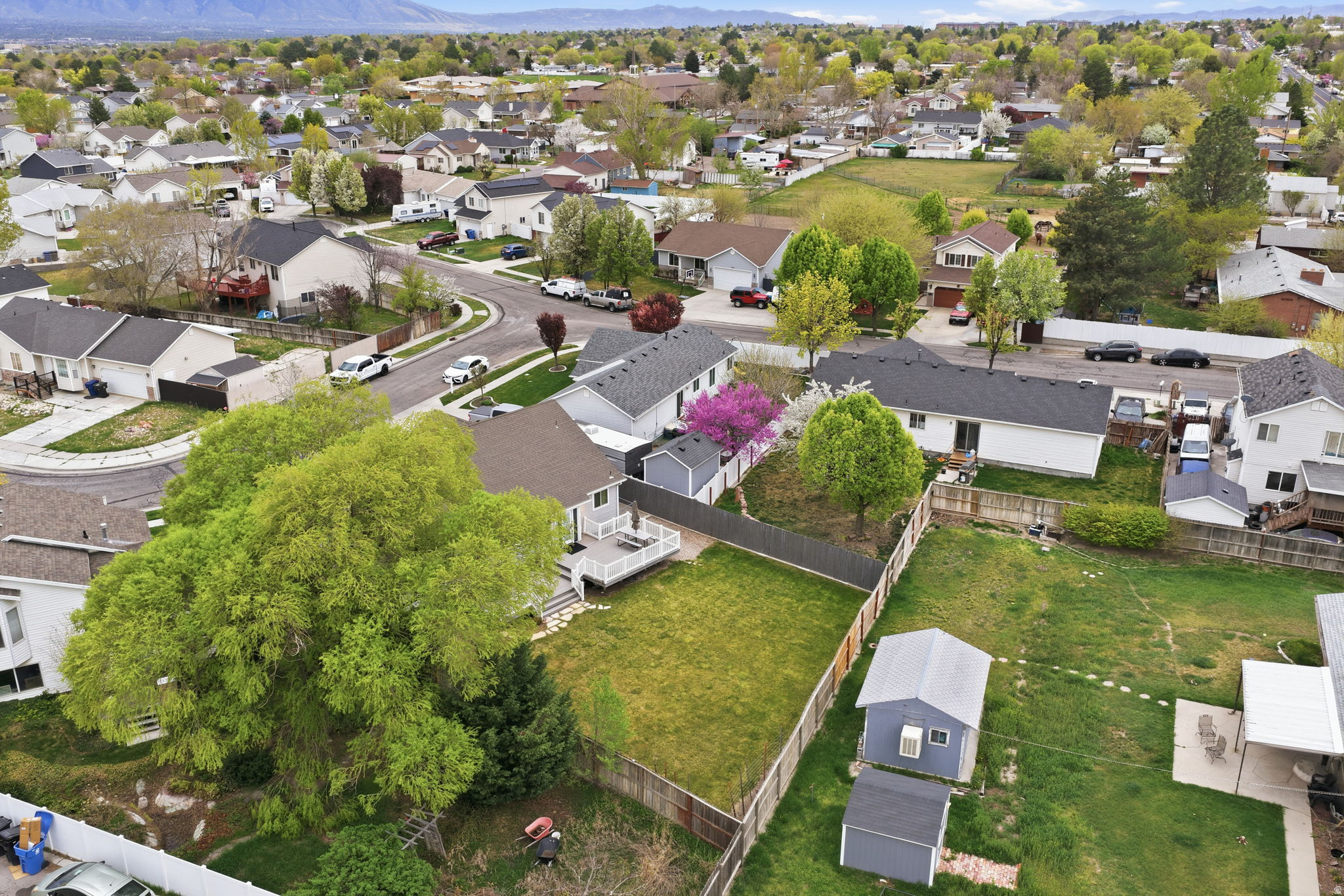 APPLE HOLLOW - Residential