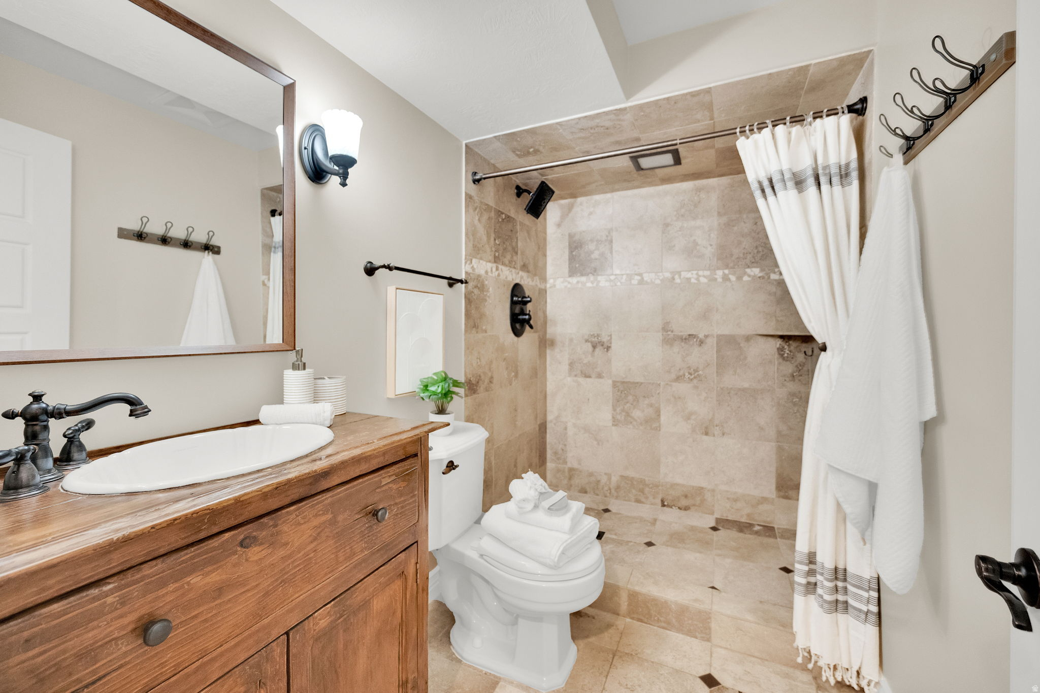 APPLE HOLLOW - Residential