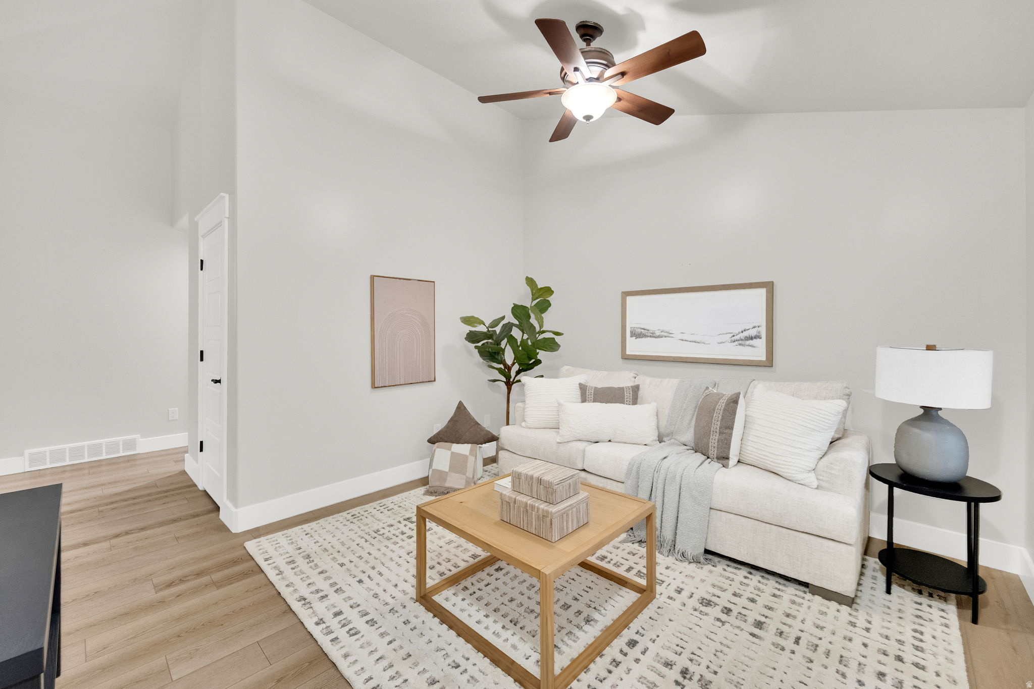 APPLE HOLLOW - Residential