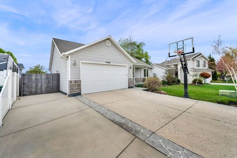 Tiny photo for 4750 S DUTCH APPLE CV W, Taylorsville, UT 84129 (MLS # 2147575)