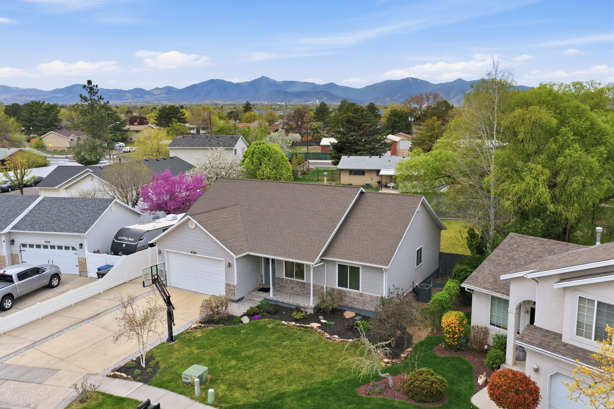 APPLE HOLLOW - Residential