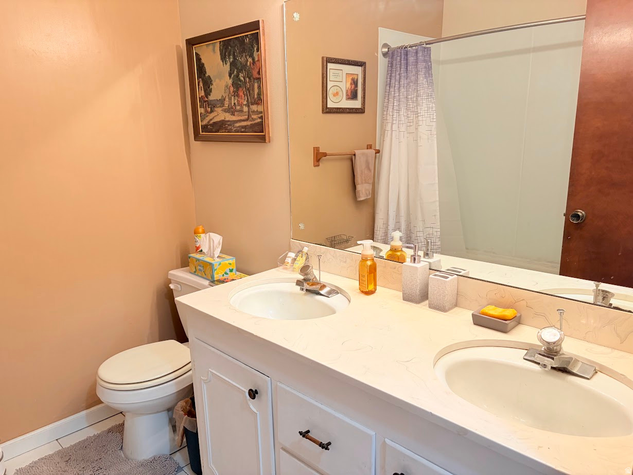 OAKRIDGE MANOR PLOT J - Residential