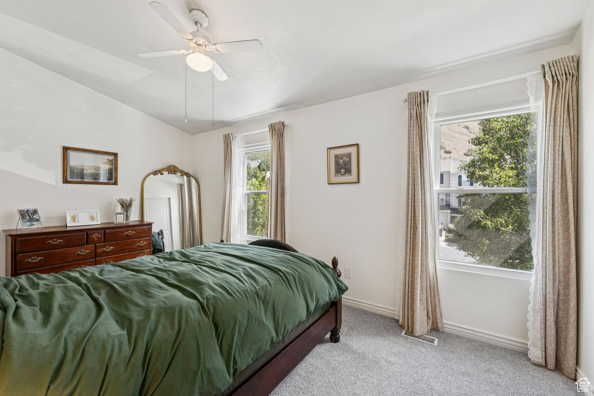 CASTLE HILL - Residential