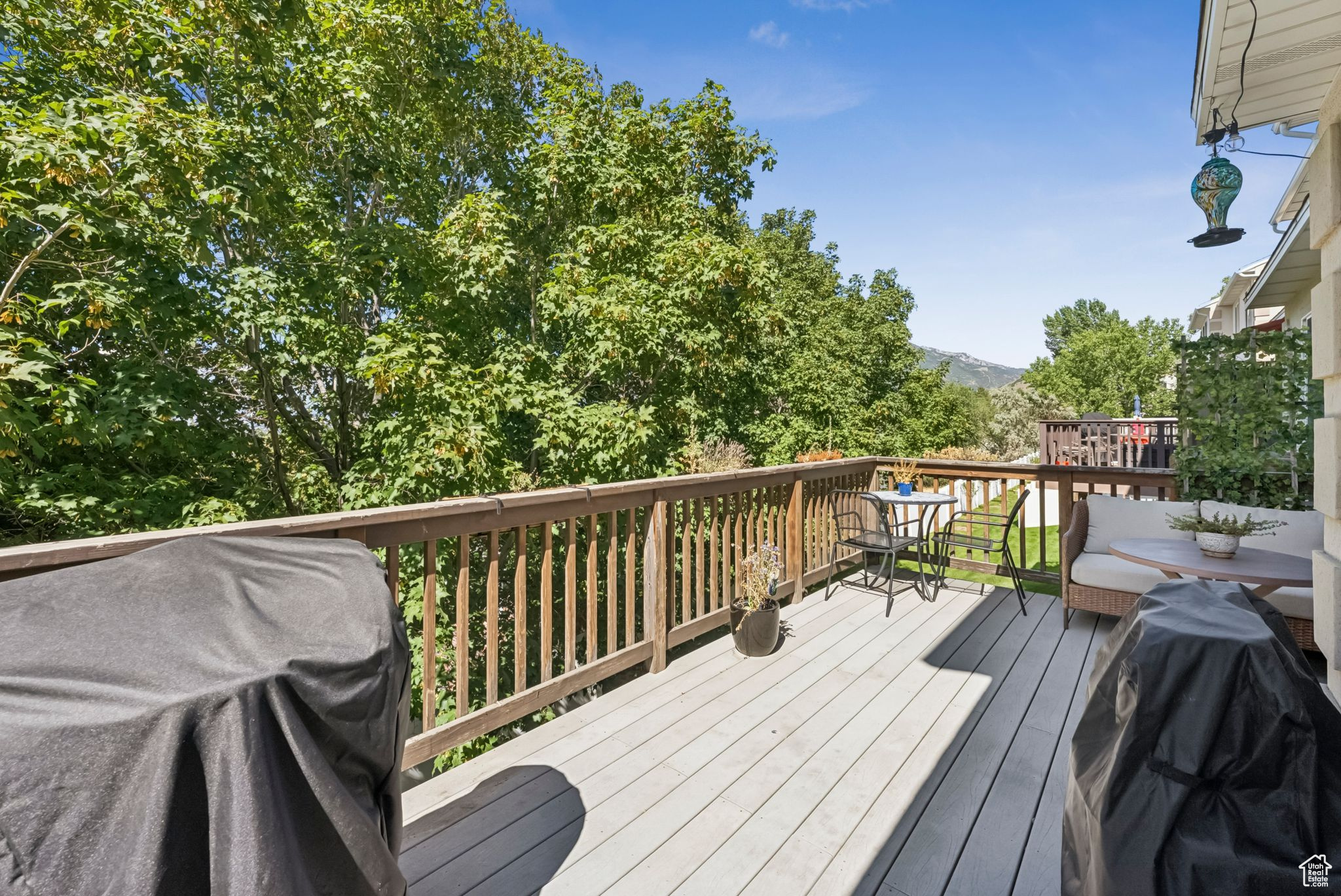 CASTLE HILL - Residential