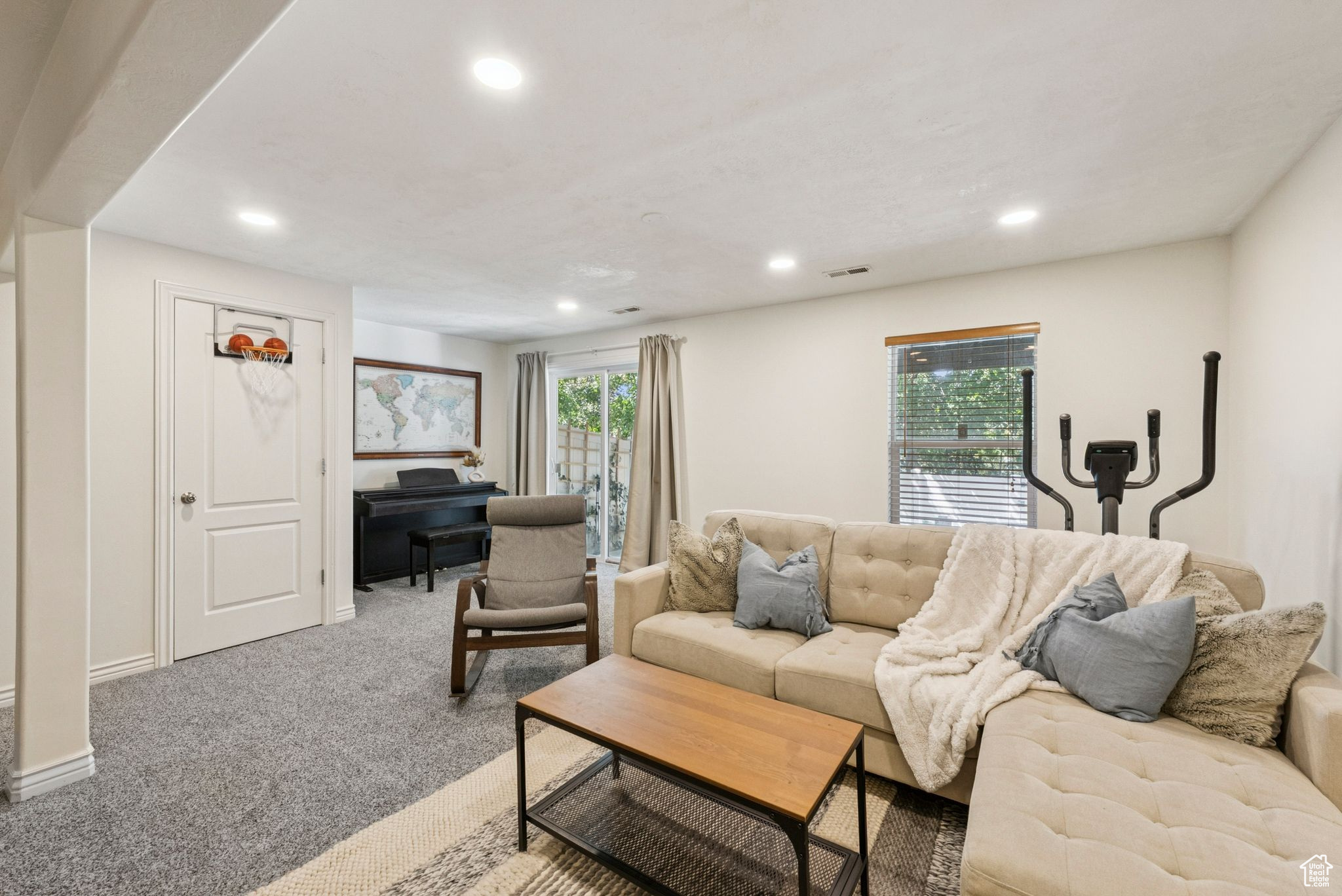 CASTLE HILL - Residential