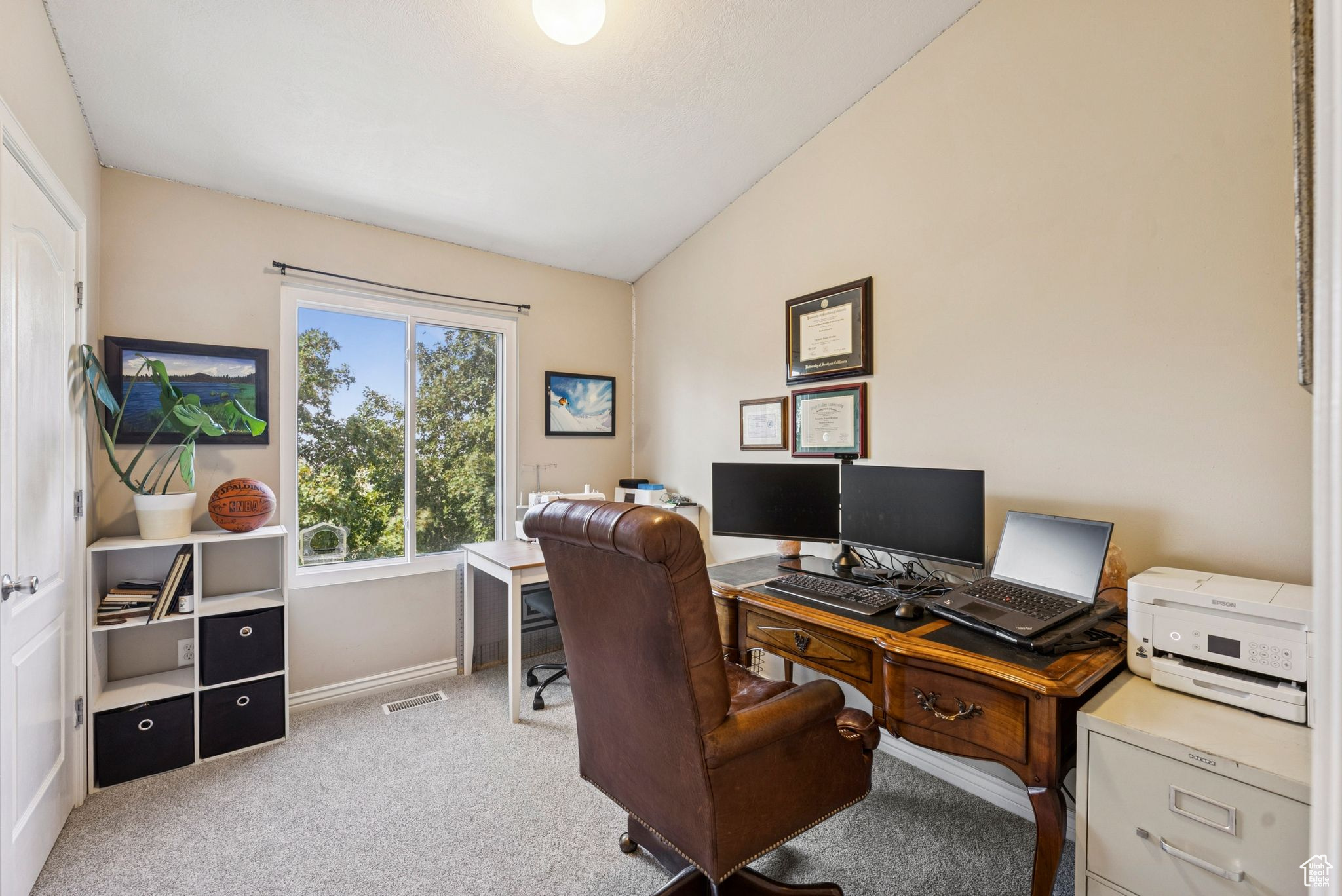 CASTLE HILL - Residential