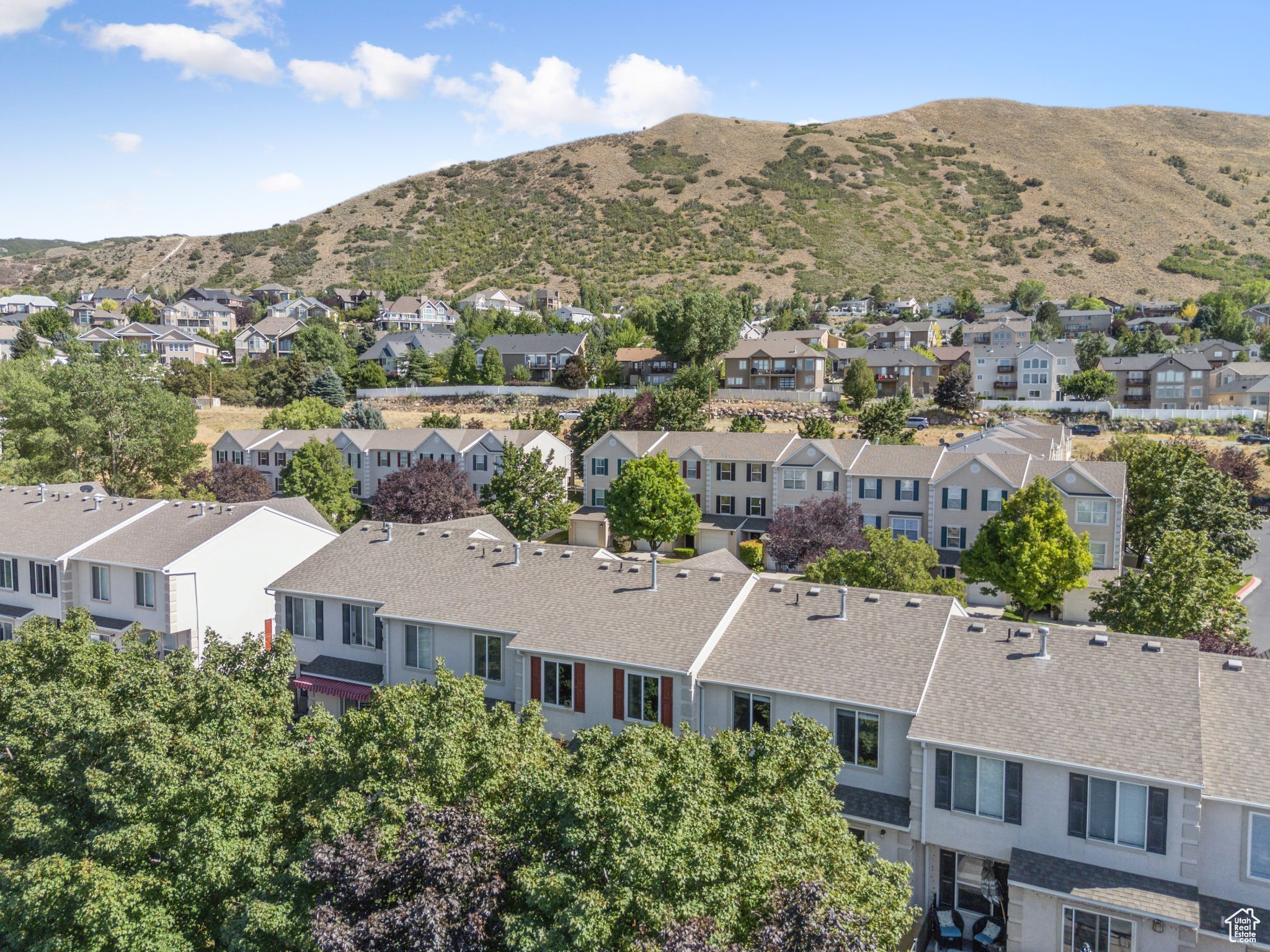 CASTLE HILL - Residential