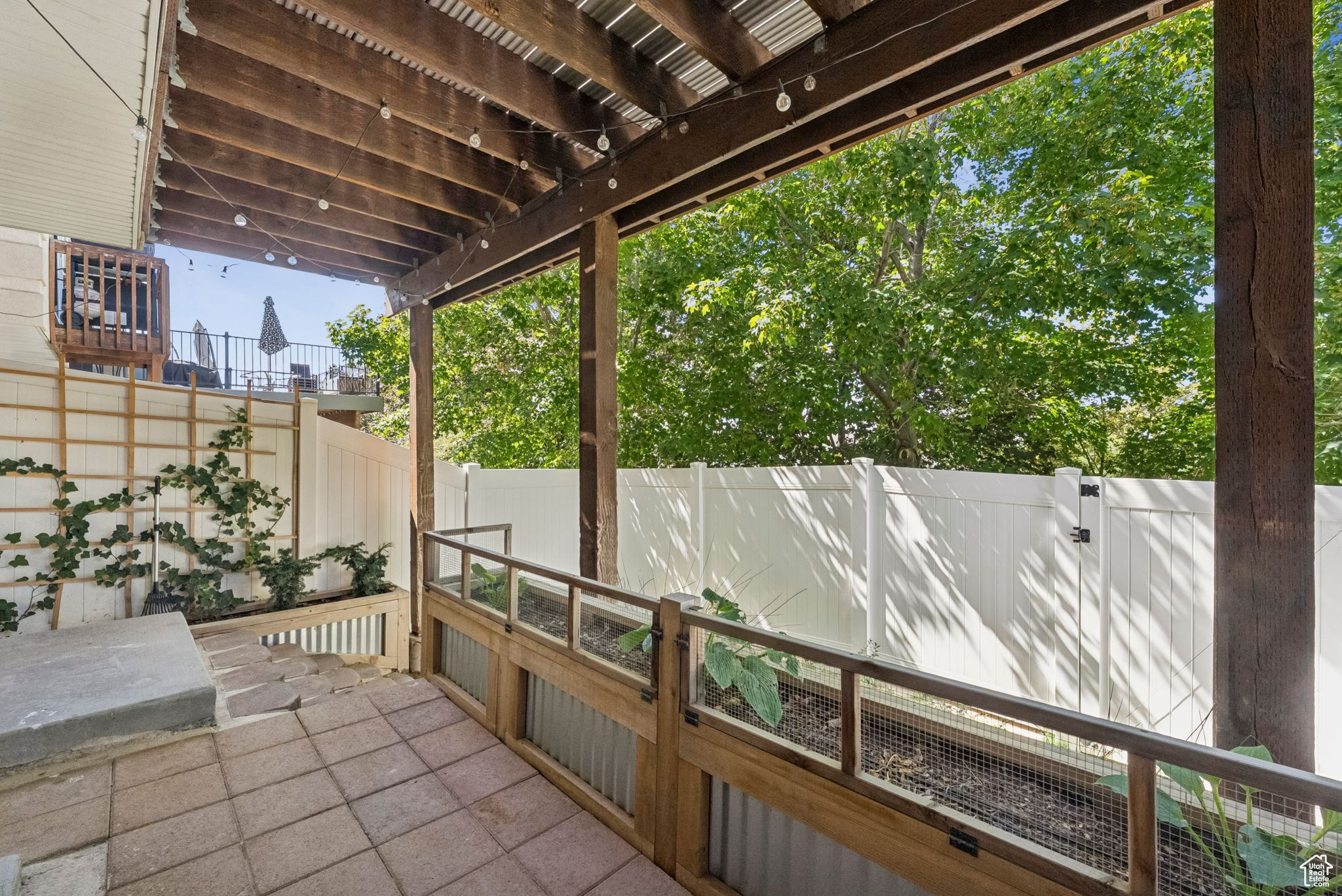 CASTLE HILL - Residential