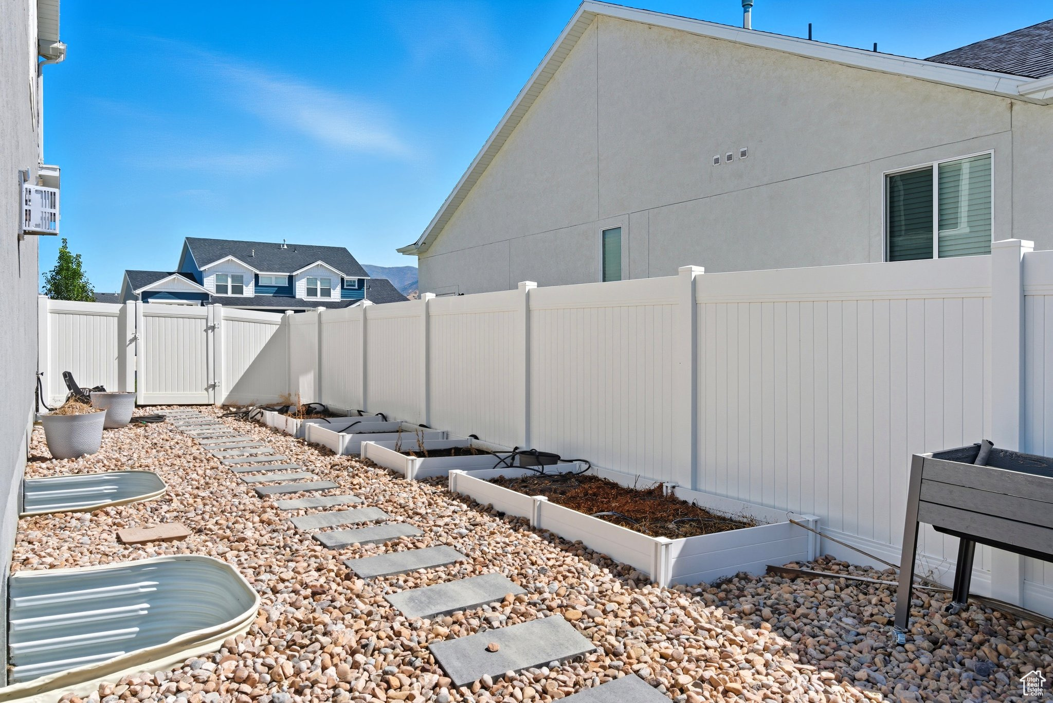 MAPLETON GROVE - Residential