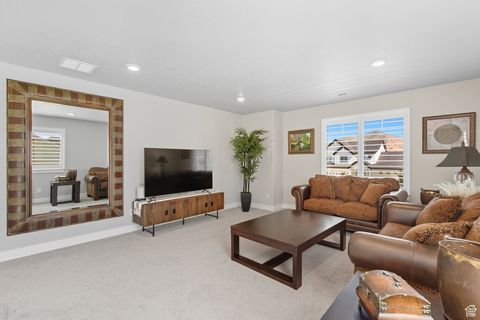 Tiny photo for 572 S CHAMBERLAIN ST, Mapleton, UT 84664 (MLS # 2112816)