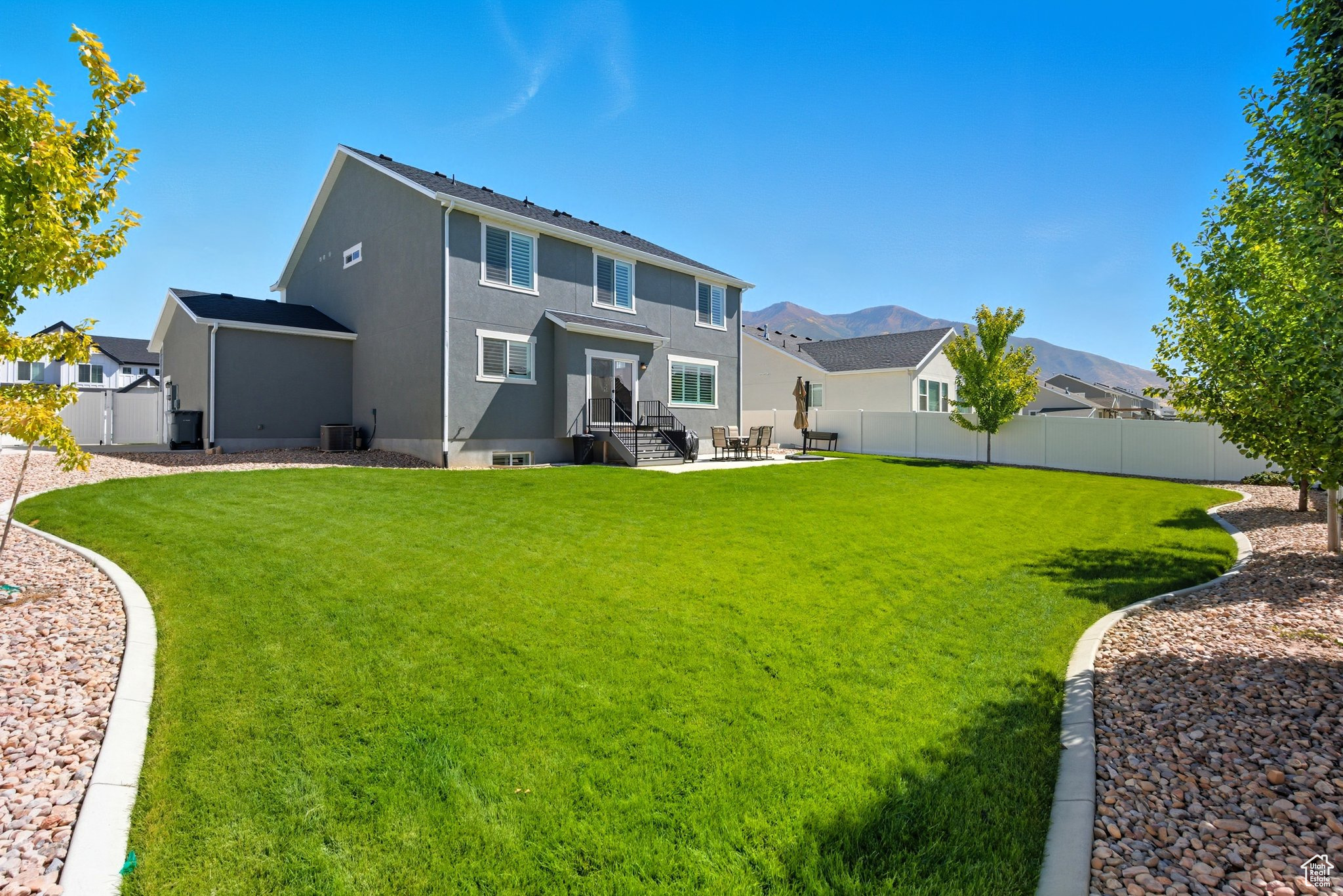 MAPLETON GROVE - Residential