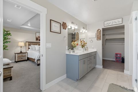 Tiny photo for 572 S CHAMBERLAIN ST, Mapleton, UT 84664 (MLS # 2112816)