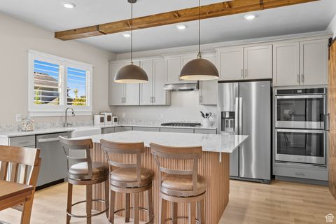 Tiny photo for 572 S CHAMBERLAIN ST, Mapleton, UT 84664 (MLS # 2112816)