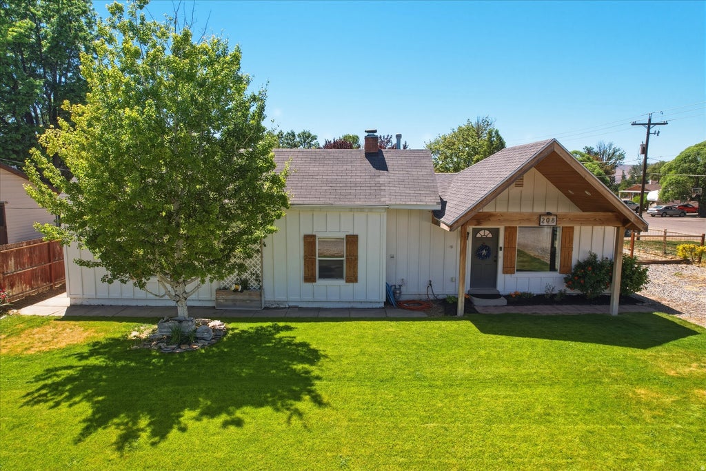 Photo of 208 S 100 W, Nephi, UT 84648 (MLS # 2164521)