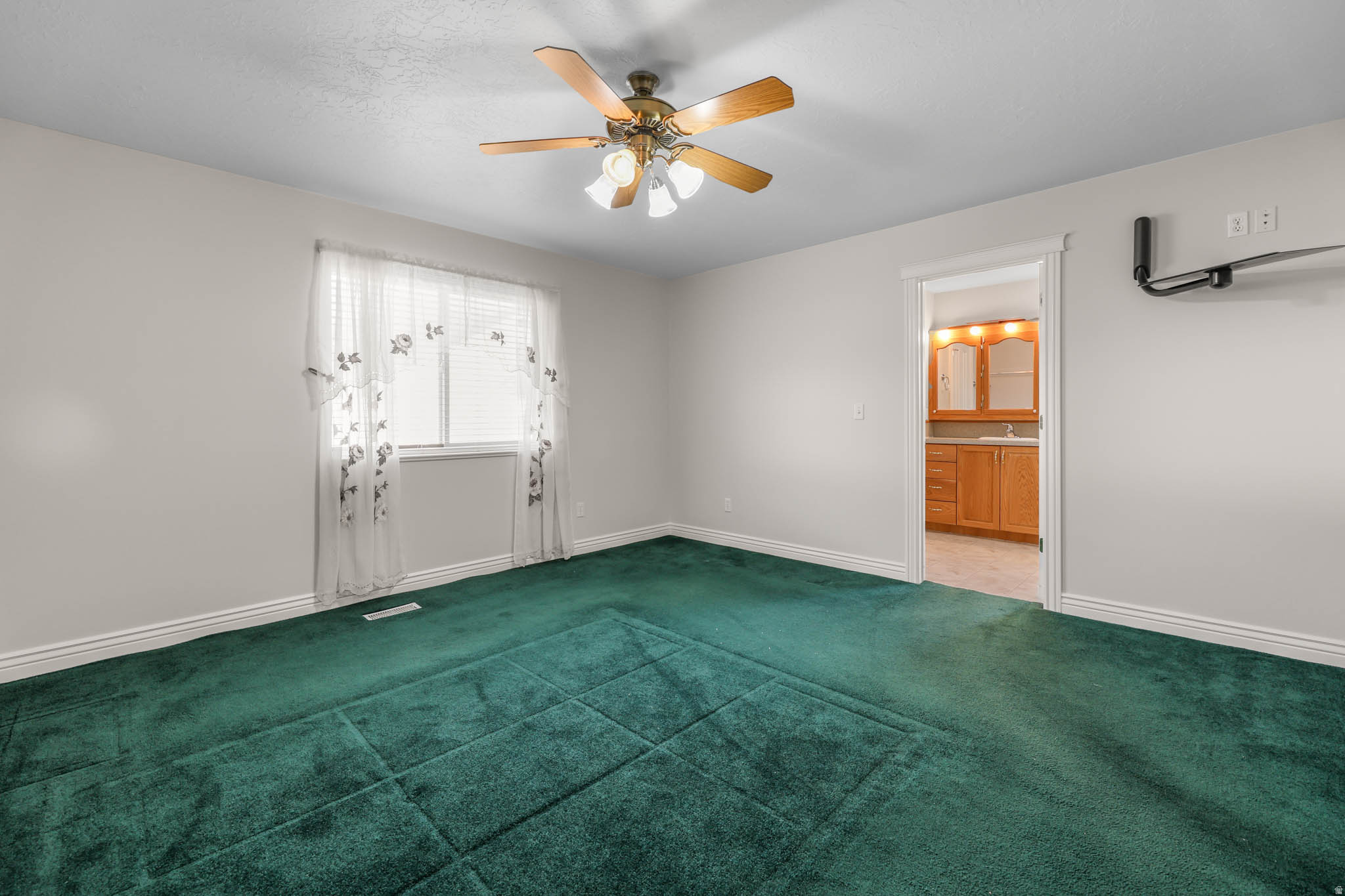 COTTAGES AT COLONIAL SPRINGS - Residential