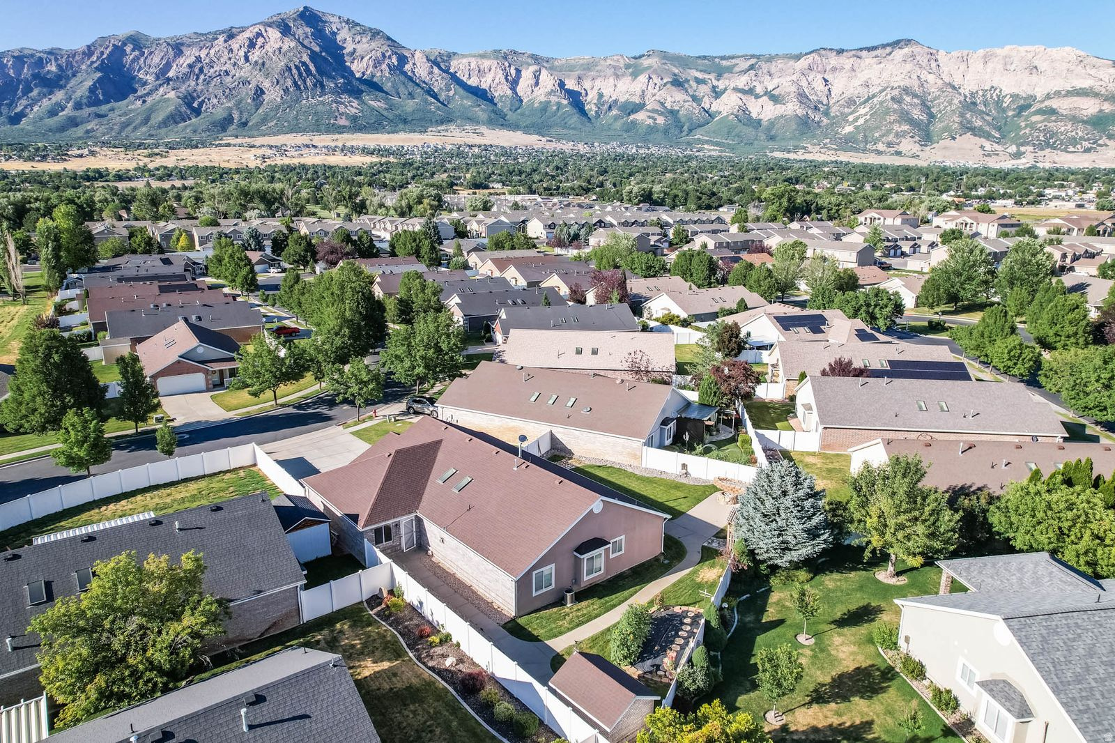 COTTAGES AT COLONIAL SPRINGS - Residential