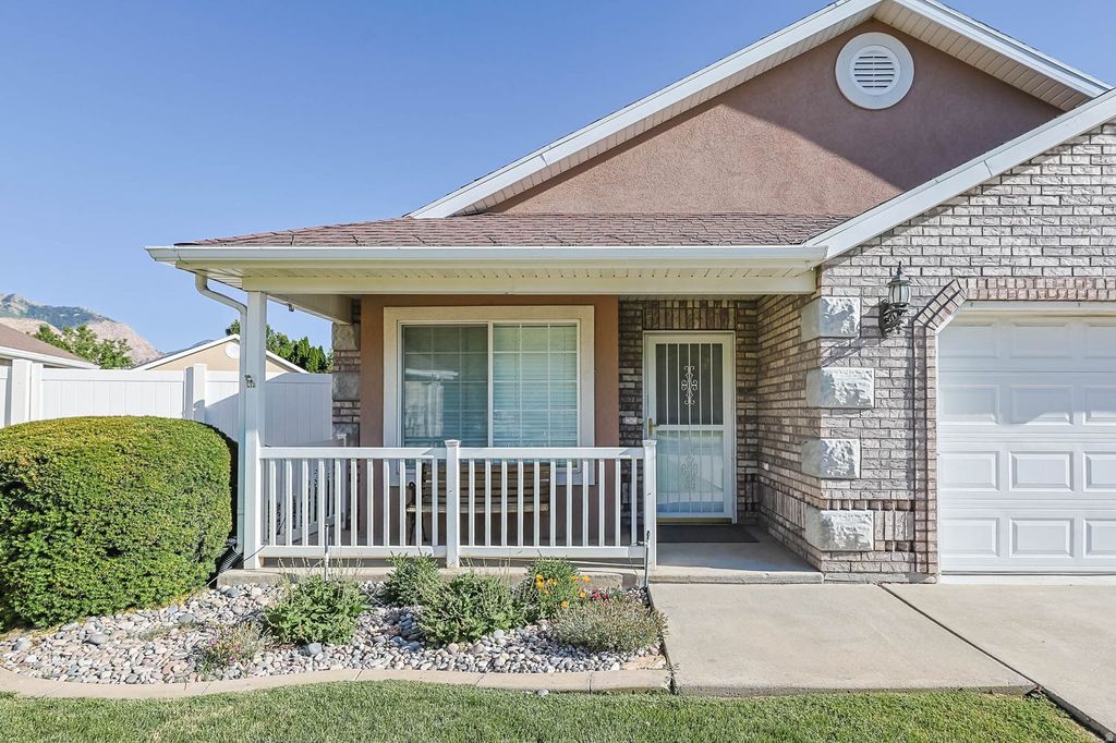 Photo of 2474 N DORCHESTER AVE, Harrisville, UT 84414 (MLS # 2125111)