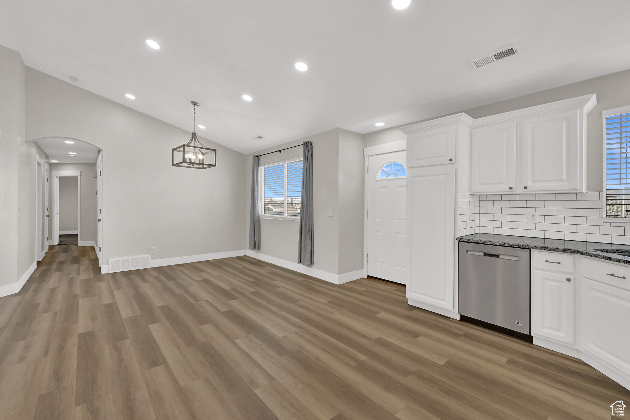 SEASONS - Residential