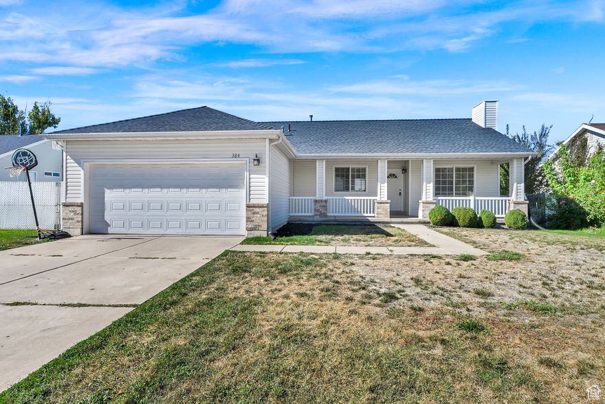 Comfortable and well-planned, this 3-bed, 2-bath home features durable LVP flooring, an ensuite primary bedroom, granite kitchen countertops, and a brand-new HVAC system. Set in the heart of Kaysville, you're minutes from local parks, shopping, and schools, with quick connections to Hwy 89 and I-15 for an easy 20-minute drive to Salt Lake City. Call for a private tour today!