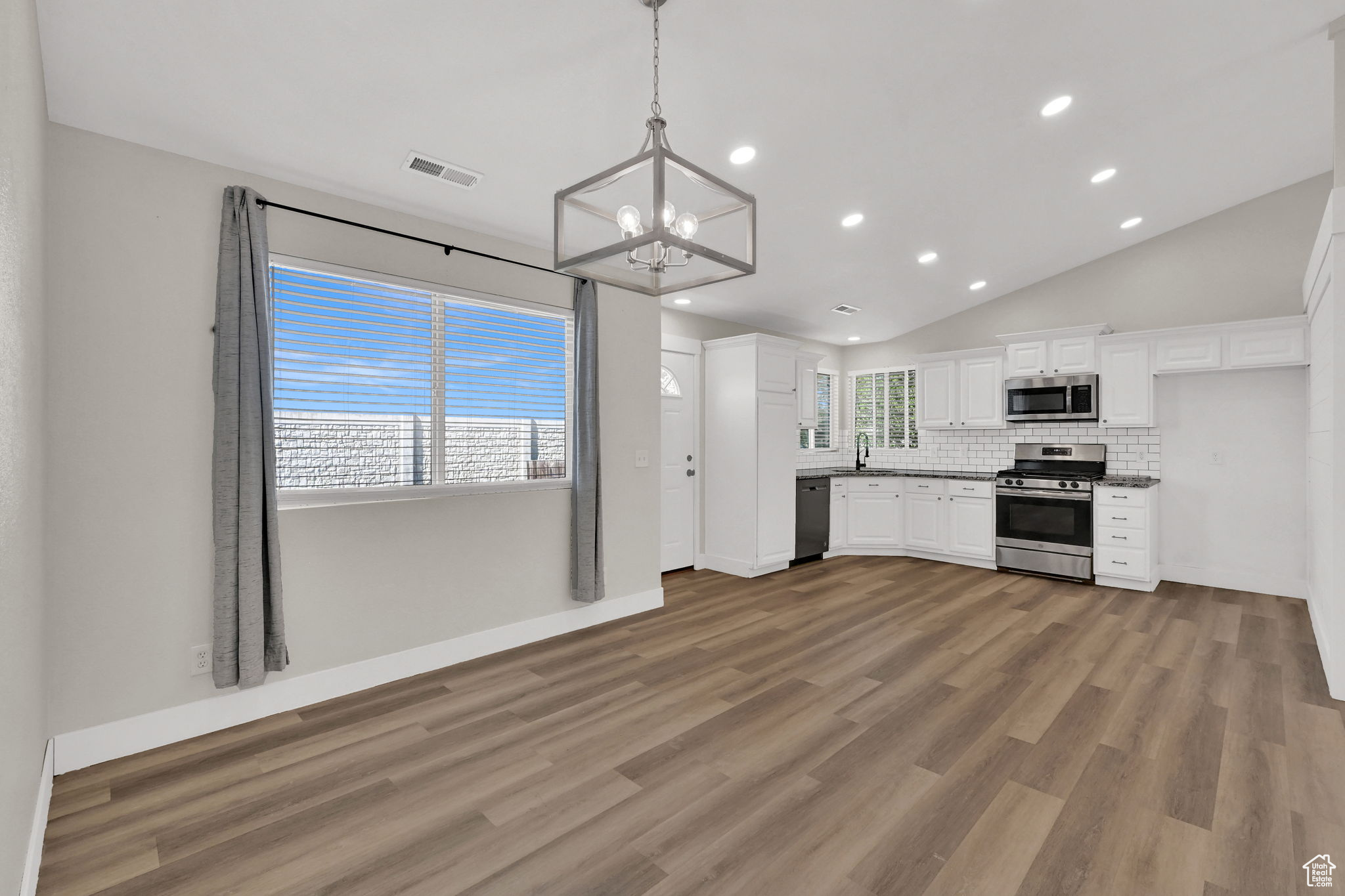 SEASONS - Residential