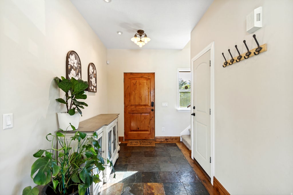Photo of 1714 S 1450 W, Woods Cross, UT 84087 (MLS # 2183985)