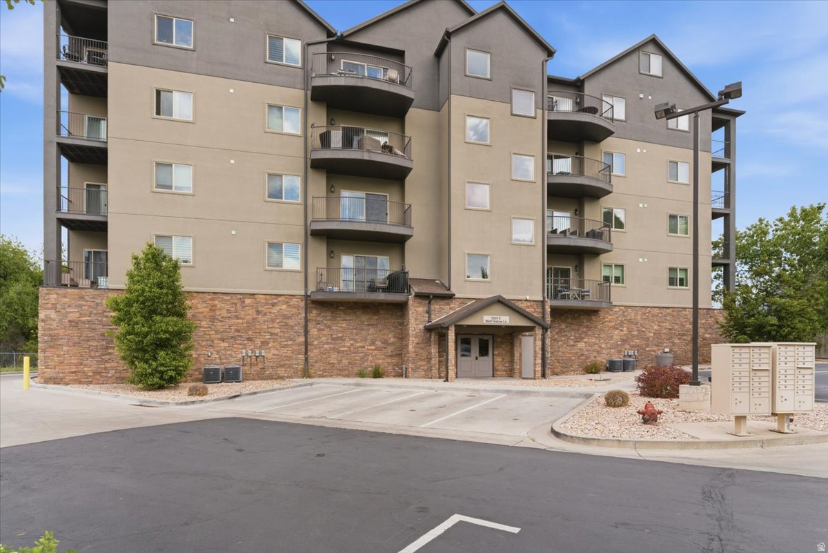 VILLAGES AT WOLF HOLLOW PHASE 3 - Residential