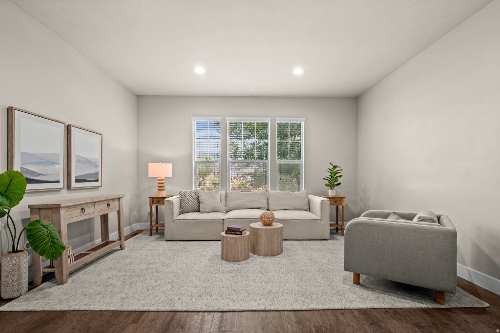 Photo of 1423 S MOUNTAIN VIEW CT, Woods Cross, UT 84087 (MLS # 2181883)