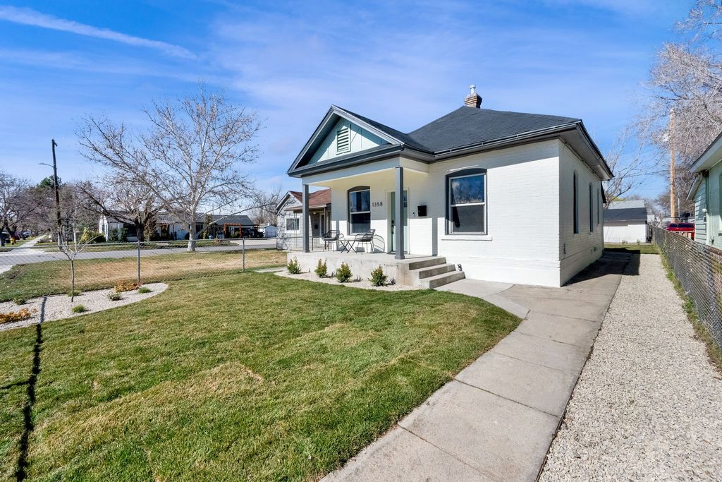 Photo of 1358 W 800 S, Salt Lake City, UT 84104 (MLS # 2141518)