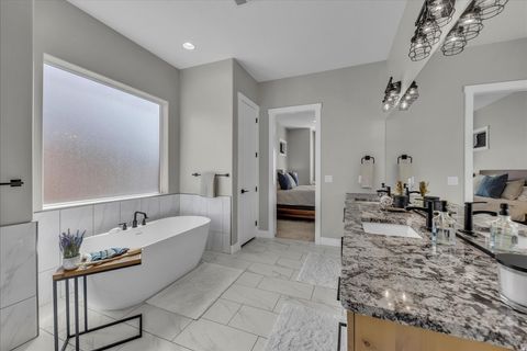 Tiny photo for 2723 E BRIARWOOD DR, Saint George, UT 84790 (MLS # 2140718)