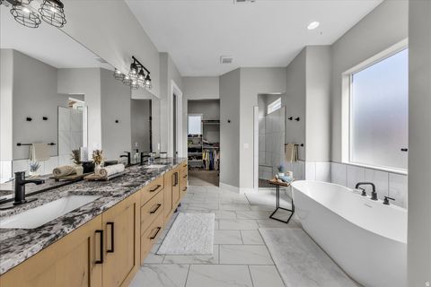 Tiny photo for 2723 E BRIARWOOD DR, Saint George, UT 84790 (MLS # 2140718)