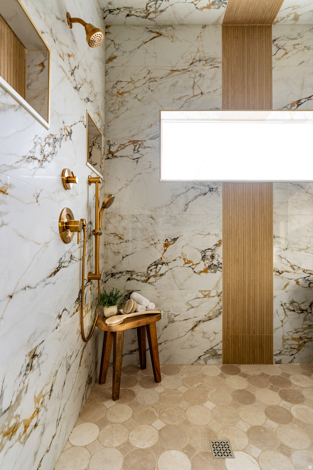 VILLAGE - Residential