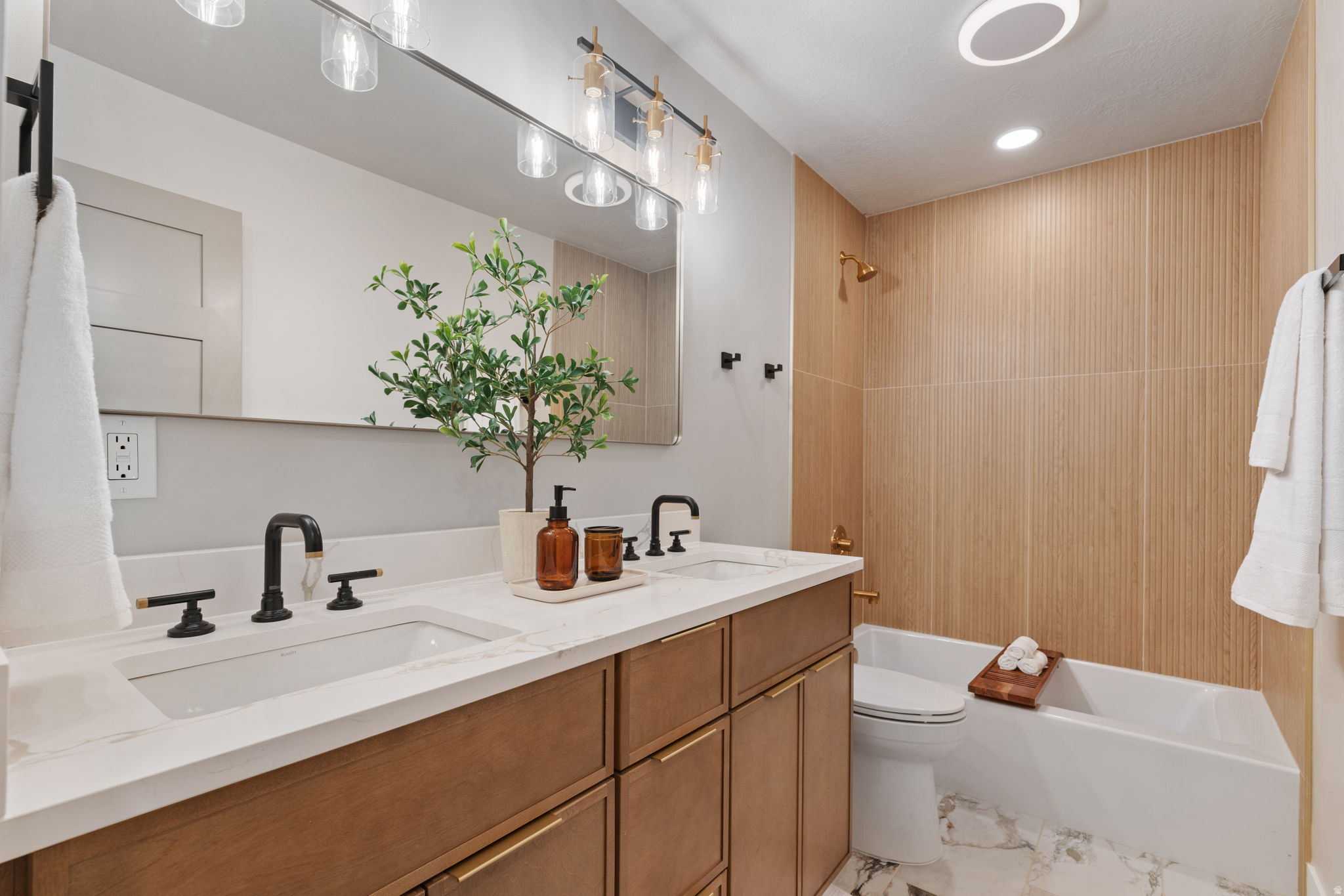 VILLAGE - Residential