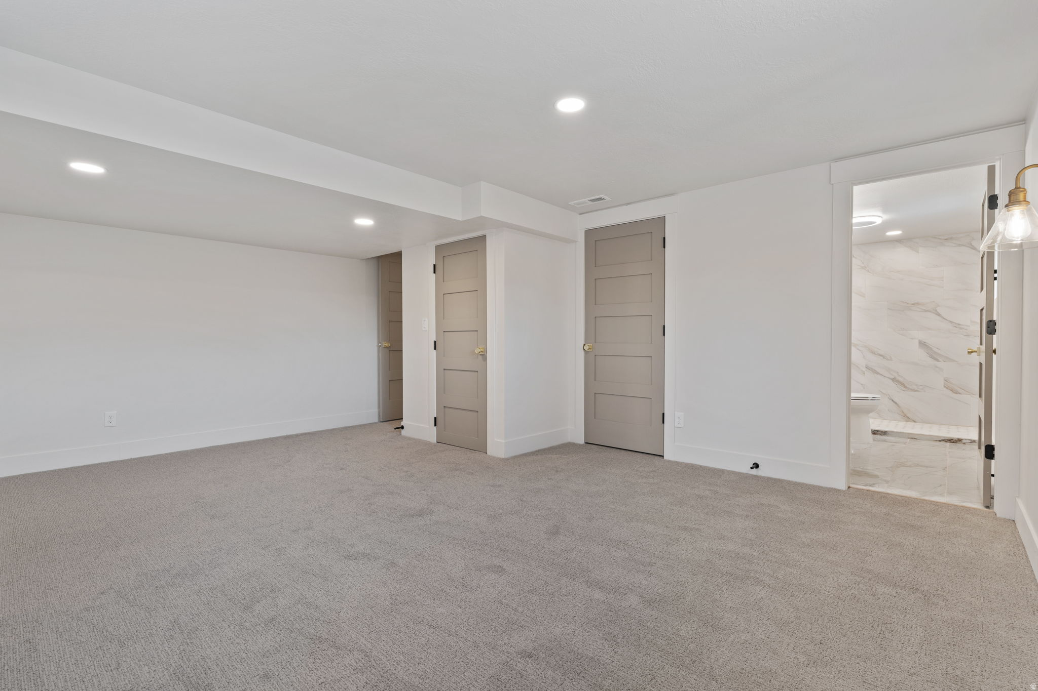 VILLAGE - Residential