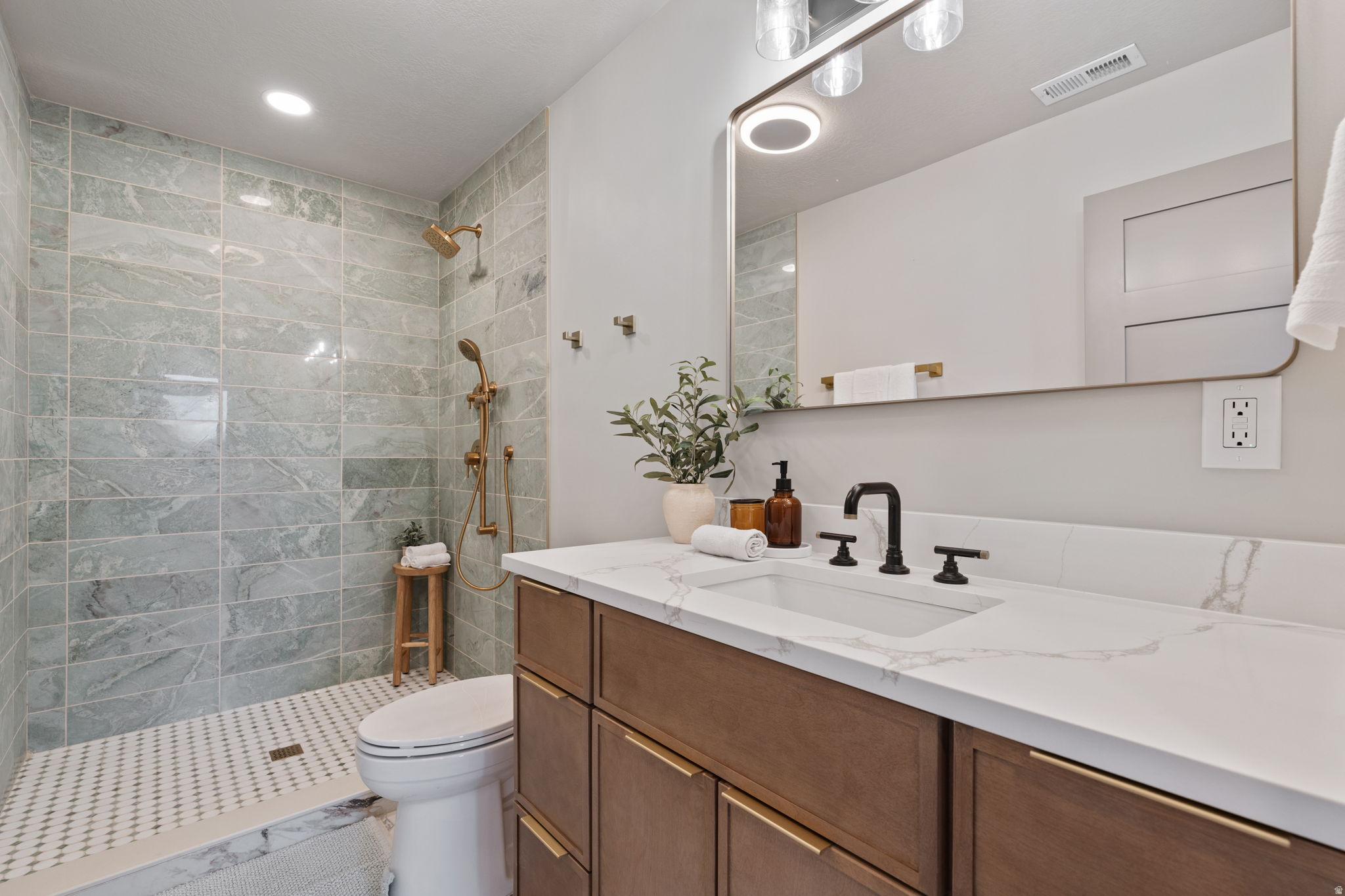 VILLAGE - Residential