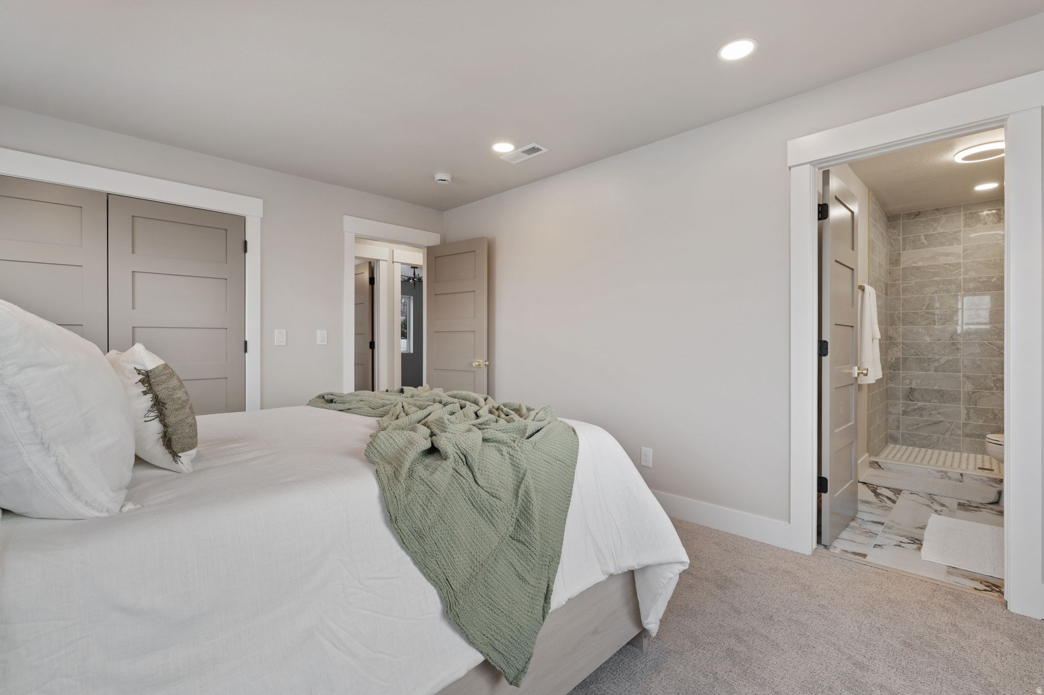 VILLAGE - Residential