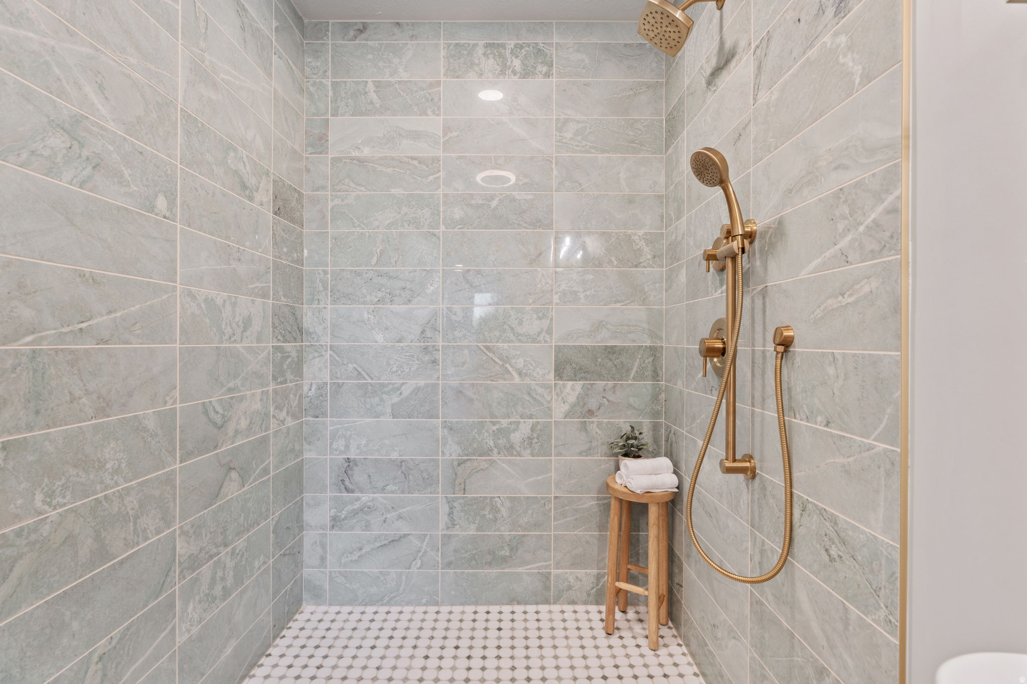 VILLAGE - Residential