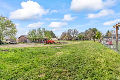 Tiny photo for 3168 W 1300 N, Clinton, UT 84015 (MLS # 2120705)