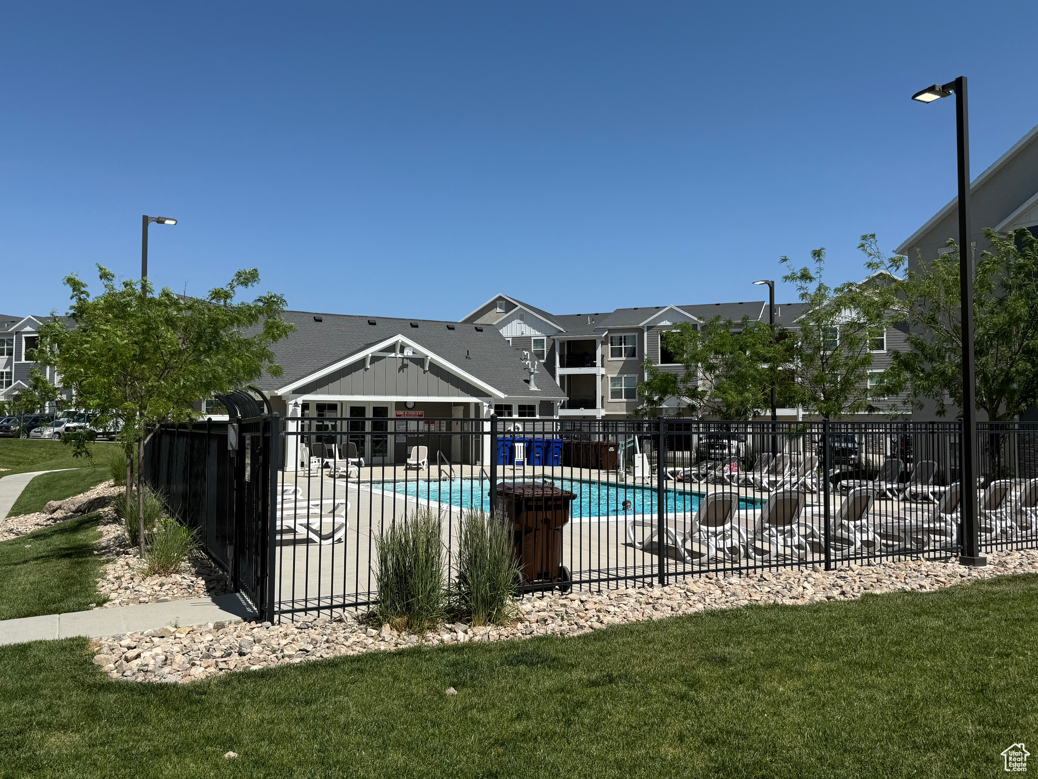 SADDLEBROOK - Residential