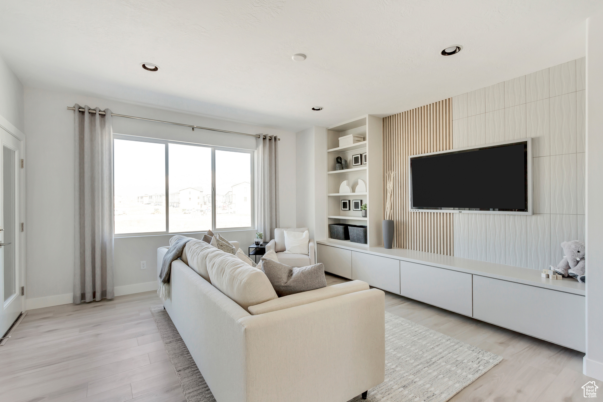 MEADOWBROOK - Residential