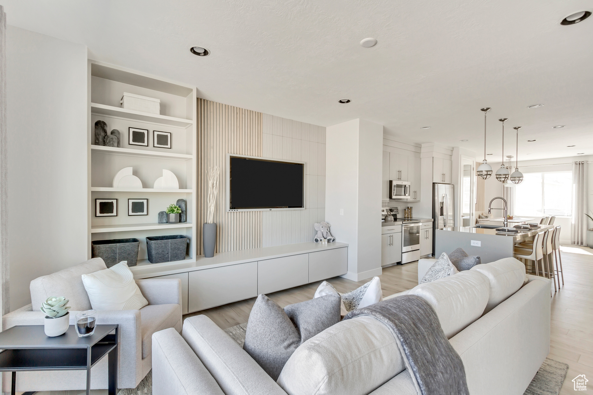 MEADOWBROOK - Residential